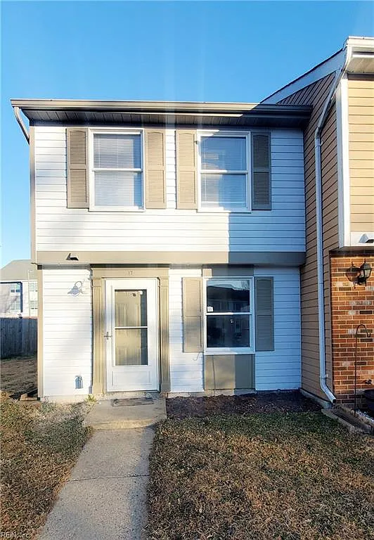 2 bed, 921 sqft, $1,700 — Photo 1