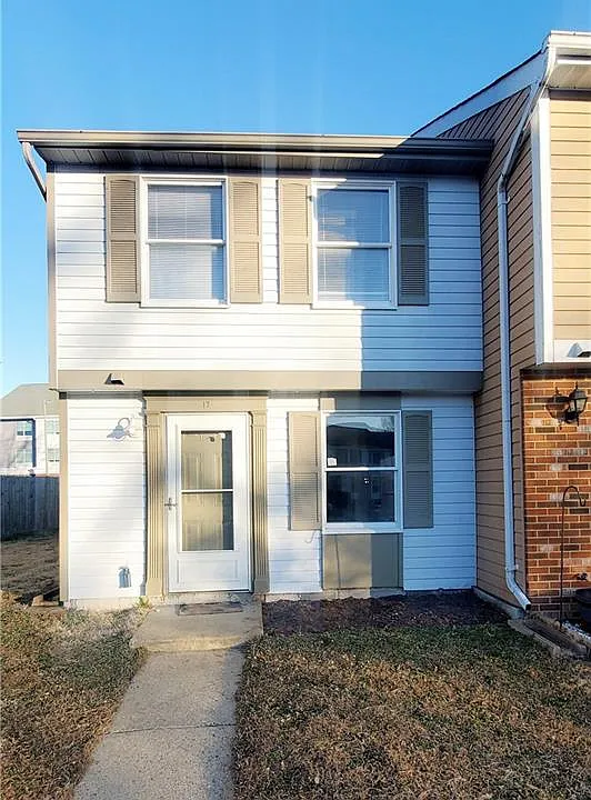 17 Christine Ct