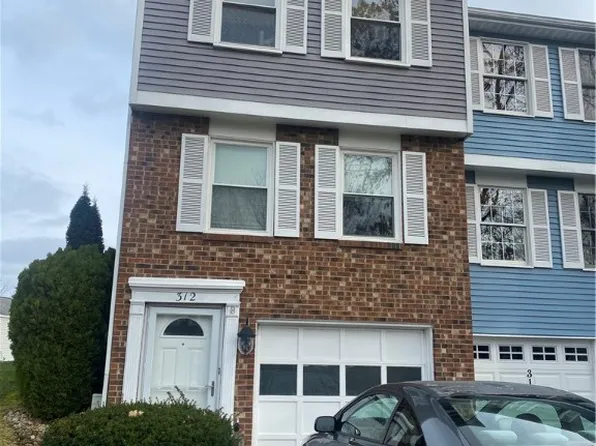 312 Redrome Cir S, Bridgeville, PA 15017
