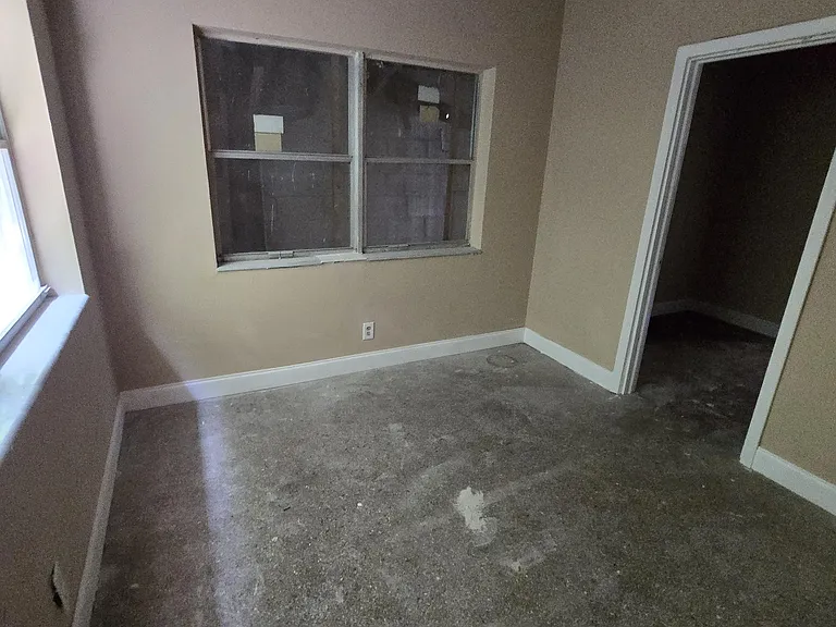 830 SW 14th St #2 — Photo 5