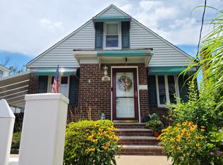 92 Hartford Ave, Staten Island, NY 10310