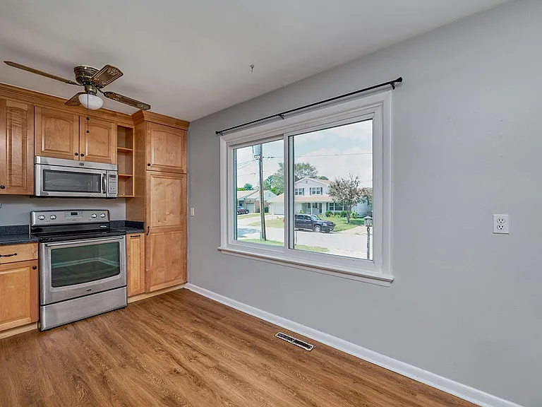 824 Morgan Trl — Photo 10