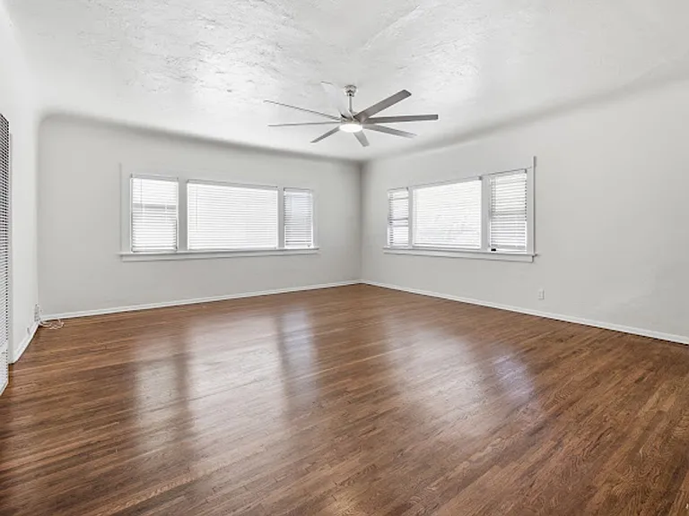 3234 E Broadway — Photo 14