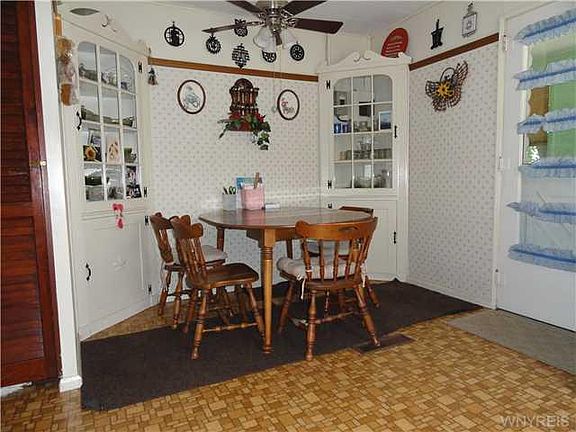 3rd image of 27 Jesella Dr