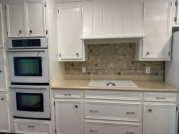 4th image of 902 Woodland West Dr
