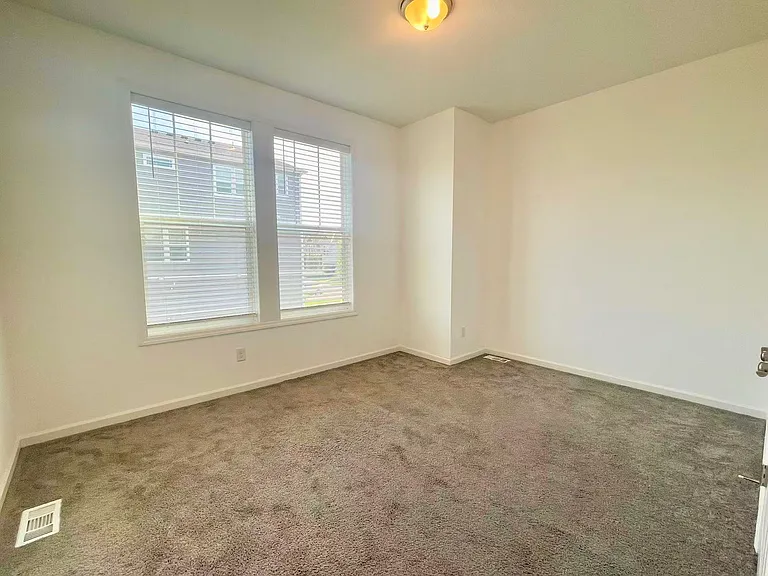 8018 Forestview Ln N — Photo 23