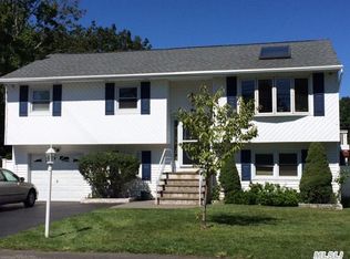 61 Claremont Ave, West Babylon, NY 11704