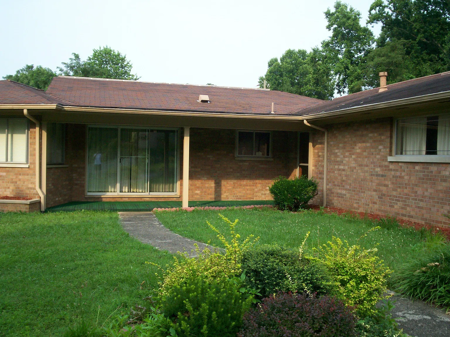 32 S Queens Ct photo 1