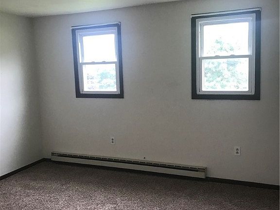 3rd image of 931-933 935 937 West Ave #4
