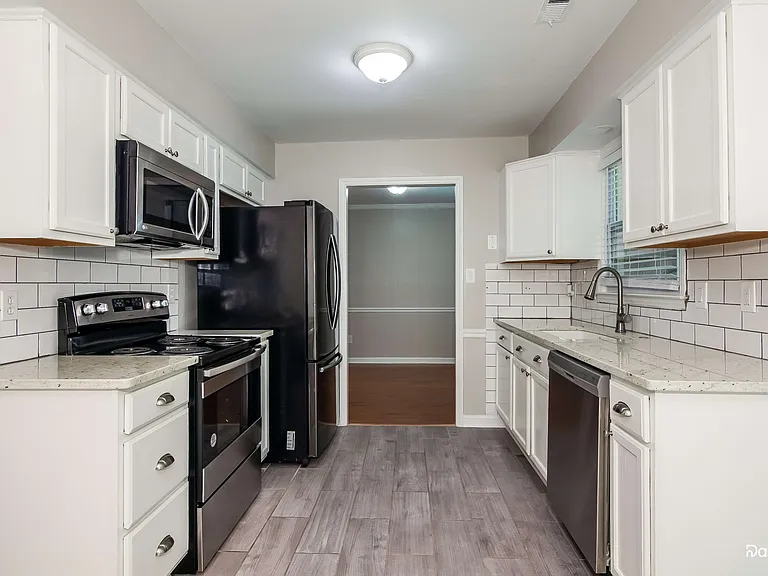 6305 Montezuma Trl — Photo 3