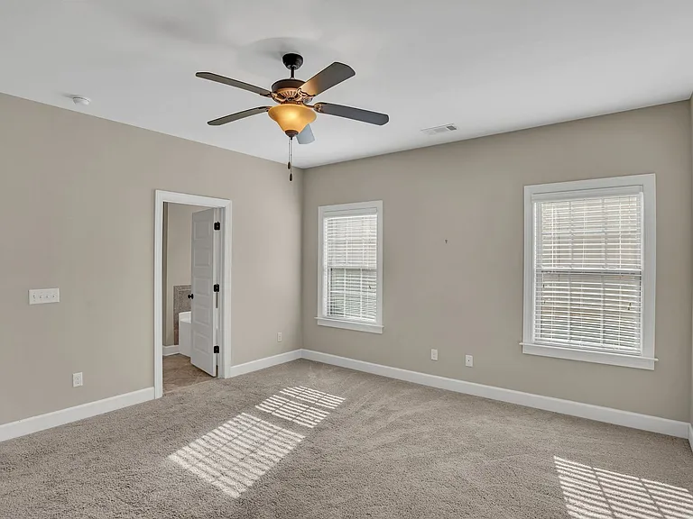 999 Starr Ct — Photo 16