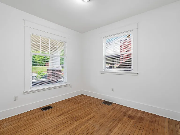 2315 Linden Ave #1 — Photo 6