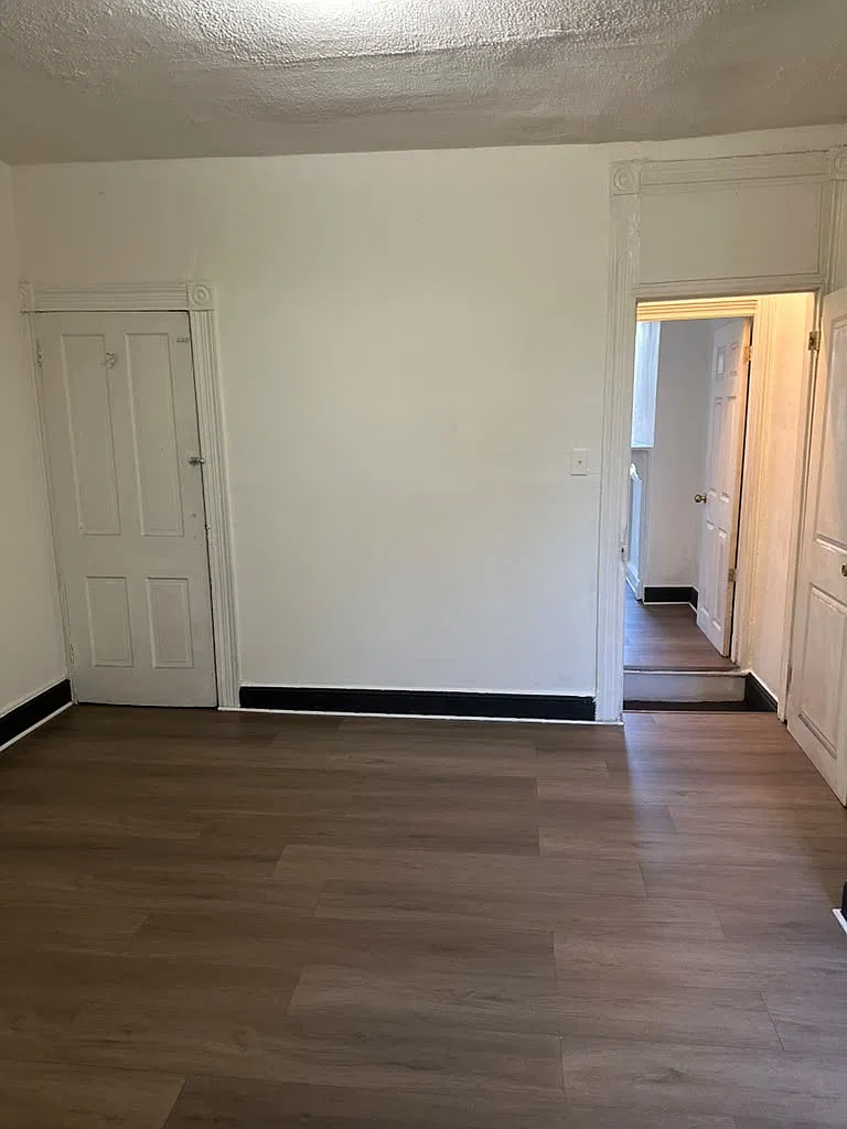 2 bed, 1200 sqft, $1,300 — Photo 2