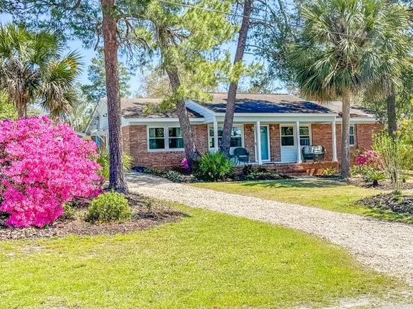 706 SE 7th St, Carrabelle, FL 32322