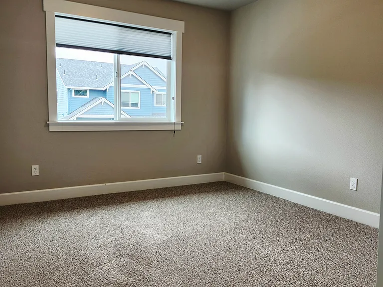 1032 SE Regan Hill Loop — Photo 10