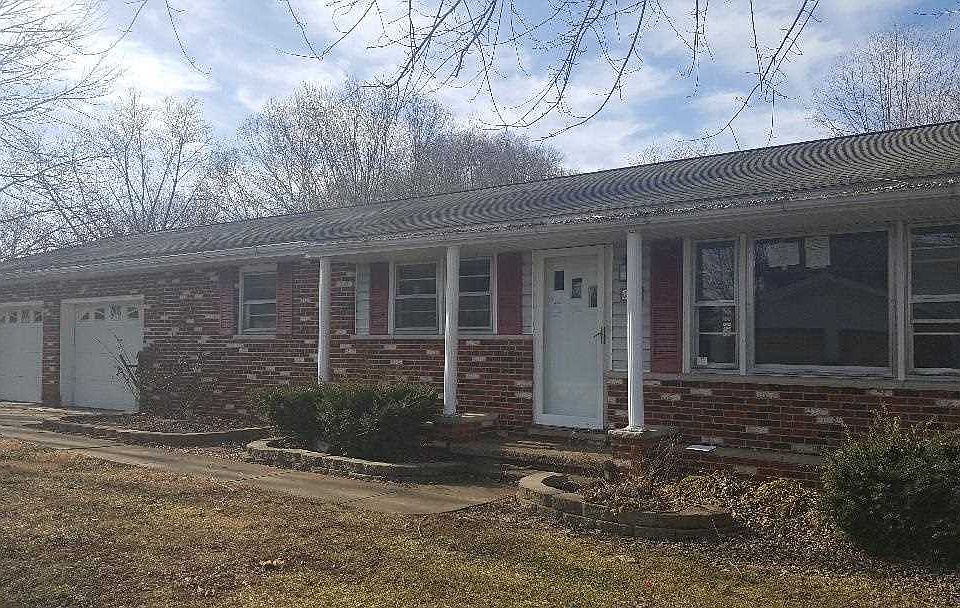1st image of 22 Redwood Dr