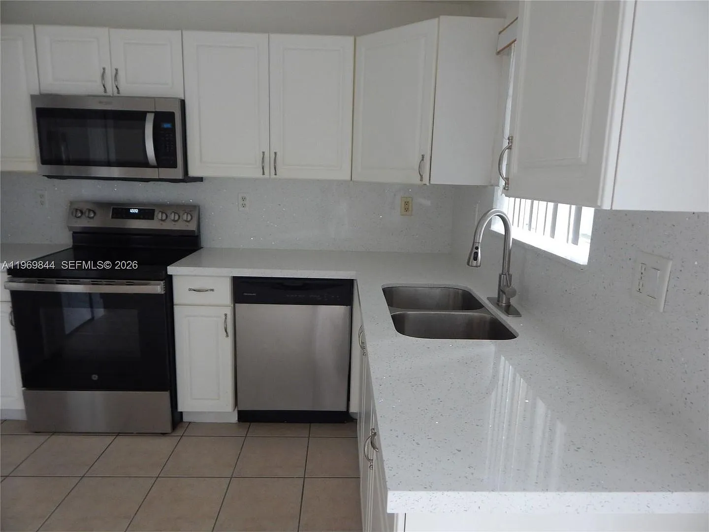 8986 W Flagler Street 9, Miami, FL 33174 — Photo 2