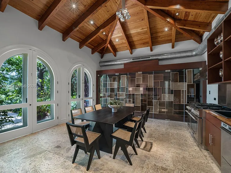 16 Palm Ave — Photo 13