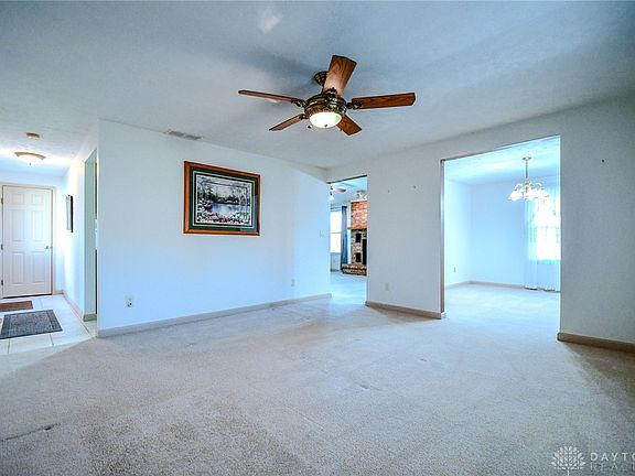 5th image of 6010 Honeygate Dr