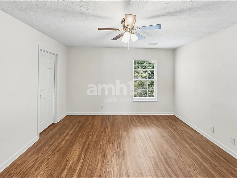 916 Springs Hill Way — Photo 14