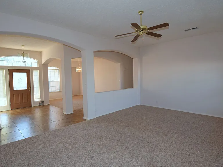 8615 Brighton Dr NE — Photo 4