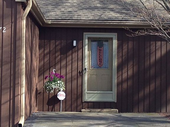 3rd image of 172 Sunwood Dr