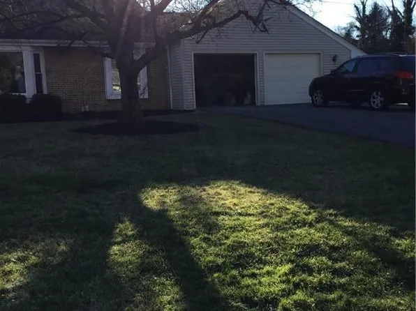 2835 Edgemont Dr, Allentown, PA 18103