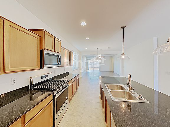 4th image of 492 W Tenia Trl