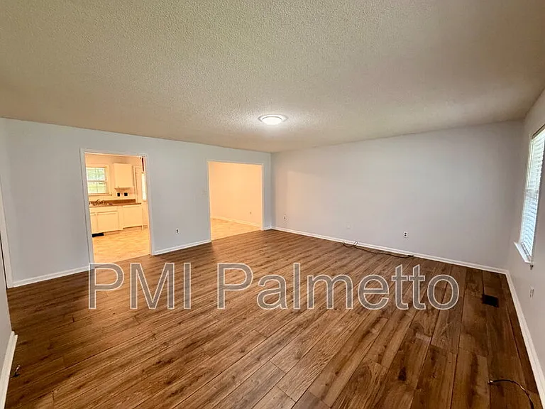 119 Chatham Cir — Photo 4