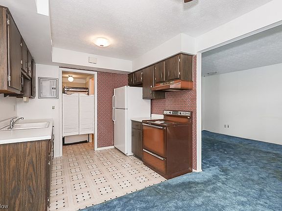 3rd image of 20345 Williamsburg Ct #224C