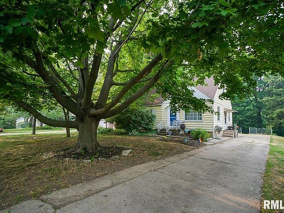 2nd image of 331 W Clara Ave