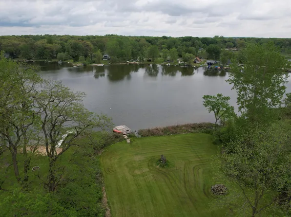 2831 Hemlock Rd, Quincy, MI 49082