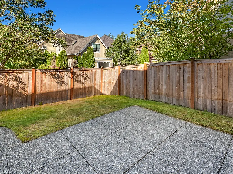 3450 NE Madison Way — Photo 24