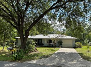 110 W Country Club Dr, Williston, FL 32696