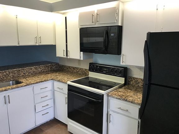 3rd image of 1502 Whitehall Dr APT 103