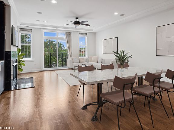 3rd image of 1915 W Diversey Pkwy APT 301