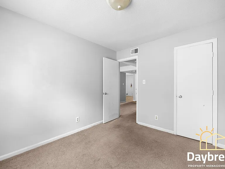 10910 Queen Ann Ct — Photo 12