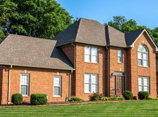 1000 Creekglen Ct, Hendersonville, TN 37075