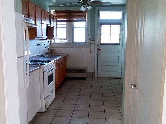 5th image of 6113 N Francisco Ave