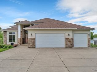 118 Nichter Rd, Lancaster, NY 14086