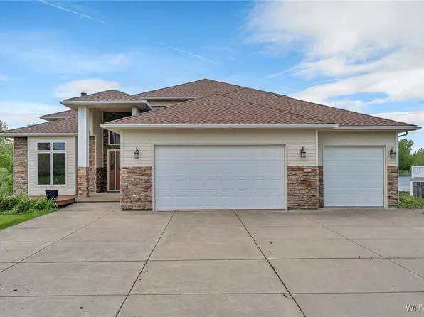 118 Nichter Rd, Lancaster, NY 14086