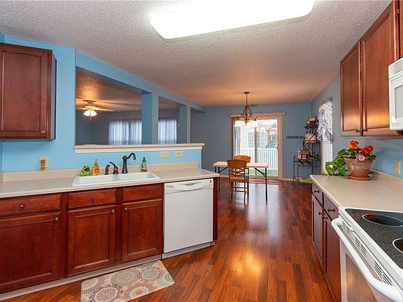 4th image of 631 Eastpointe Dr