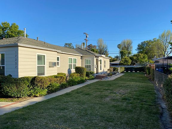 3rd image of 17234 Vanowen St