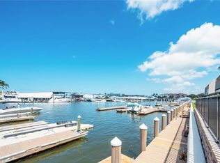 800 River Point Dr APT 537, Naples, FL 34102