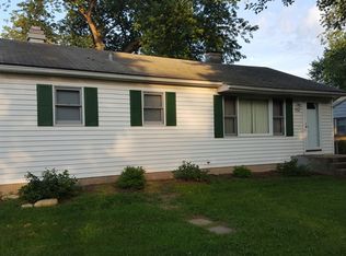 7214 Shales St, Crystal Lake, IL 60014