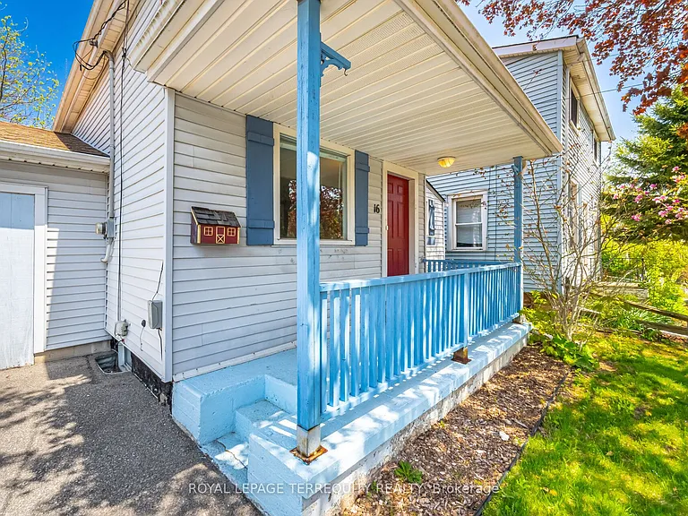 16 Royal Ave — Photo 3