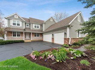 10 Shadow Creek Ct, Lake In The Hills, IL 60156