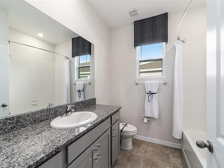 5358 NW 48th Pl — Photo 29