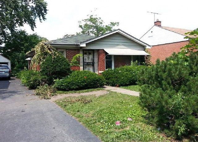 2nd image of 103 Chicago Ave