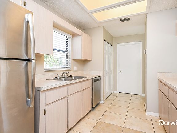 3rd image of 11943 Blackheath Cir